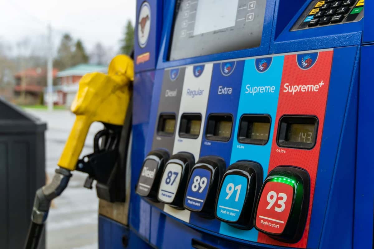 Alberta Gas Prices Dip Below the Dollar Mark - Fill Up While You Can